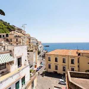 https://luimar-holiday-house.hotels-amalfi.com