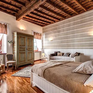 Apartment Colosseo Miracle, Rome