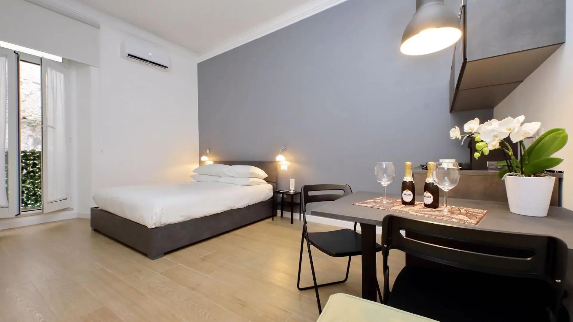Colosseum Romantic Home